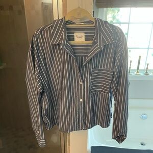 Abercrombie and Fitch Cropped Button Down